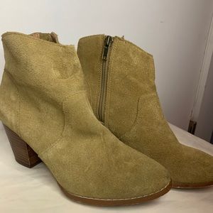tan ankle boots